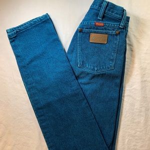 Wrangler vintage high waisted jeans 👖